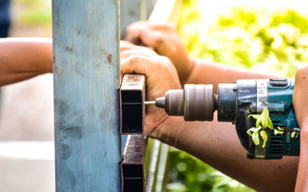 HOW TO SOLVE MOST COMMON FENCE REPAIR PROBLEMS IN TOMBALL